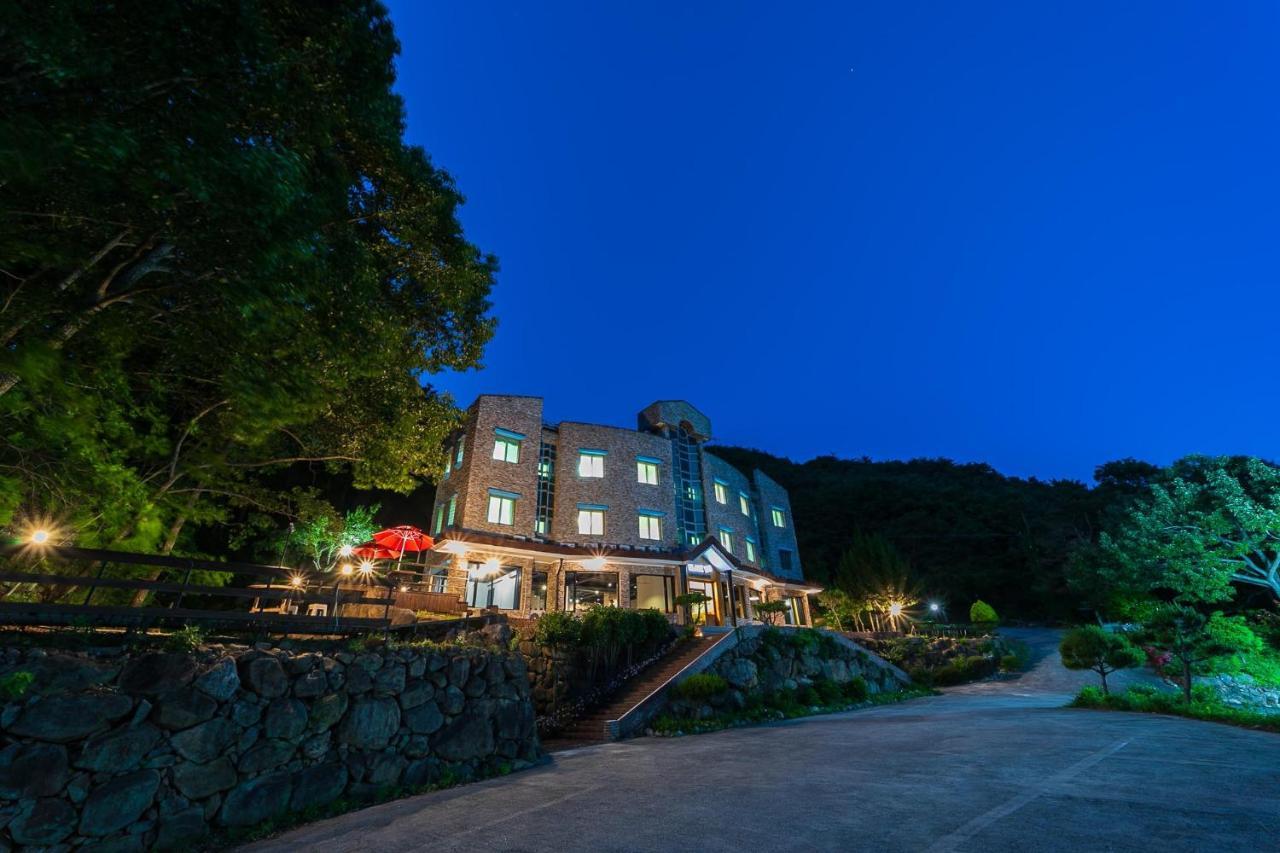 Hooni Guest House & Motel Gurye Exteriör bild